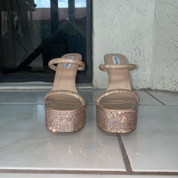 Steve Madden Zayne-R Embellished Platform Heels 7.5 Flawed - Picture 6 of 9